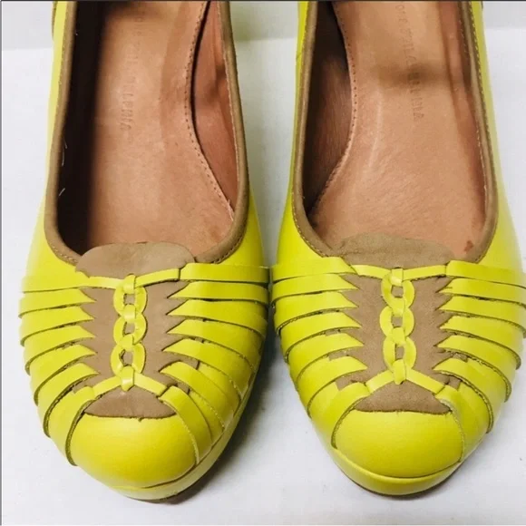 ANTHROPOLOGIE Chic - Yellow and Tan Women's Shoes - Picture 2 of 4